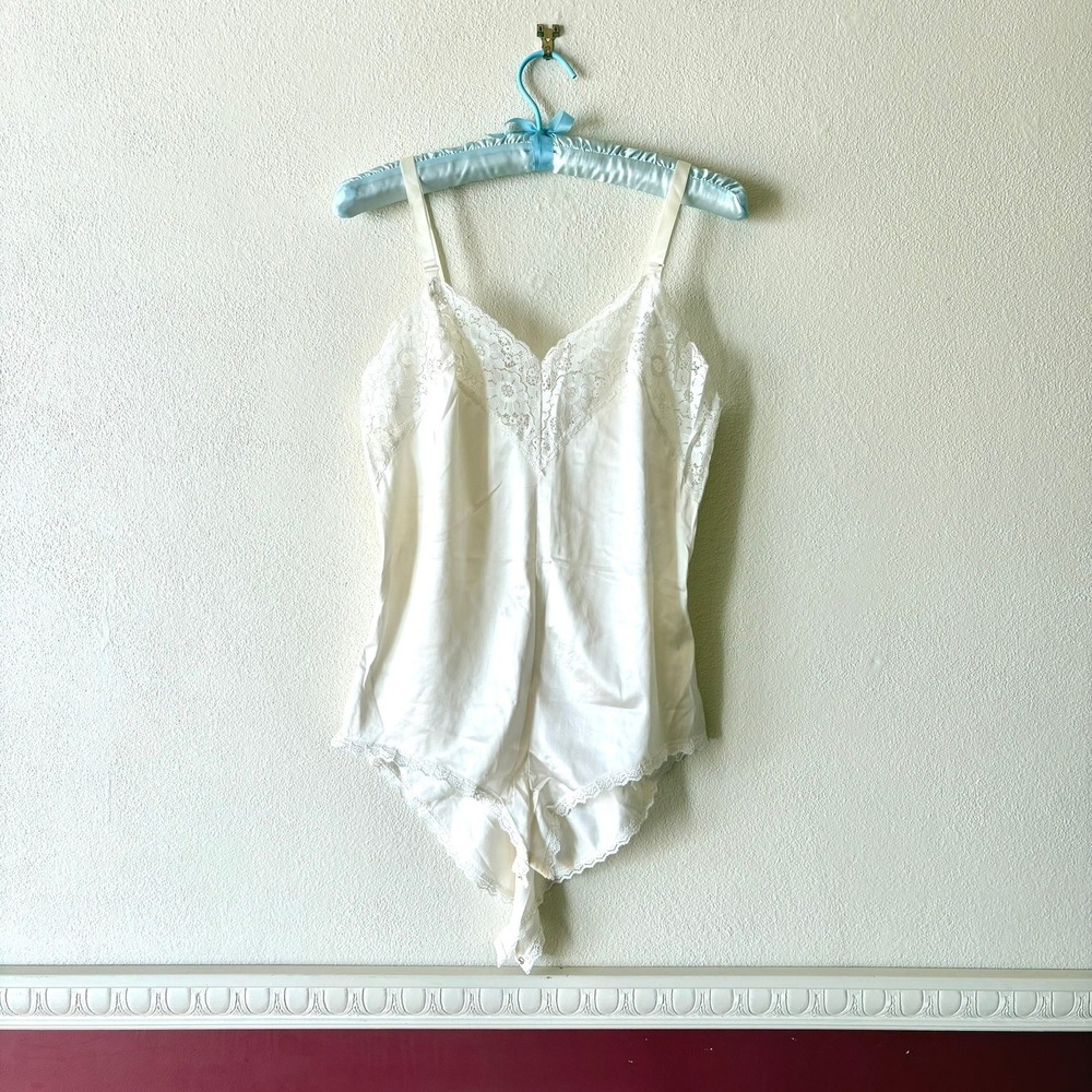 Vintage‎ Montgomery Ward White Lace Trim Nylon Teddy Bodysuit 12/34